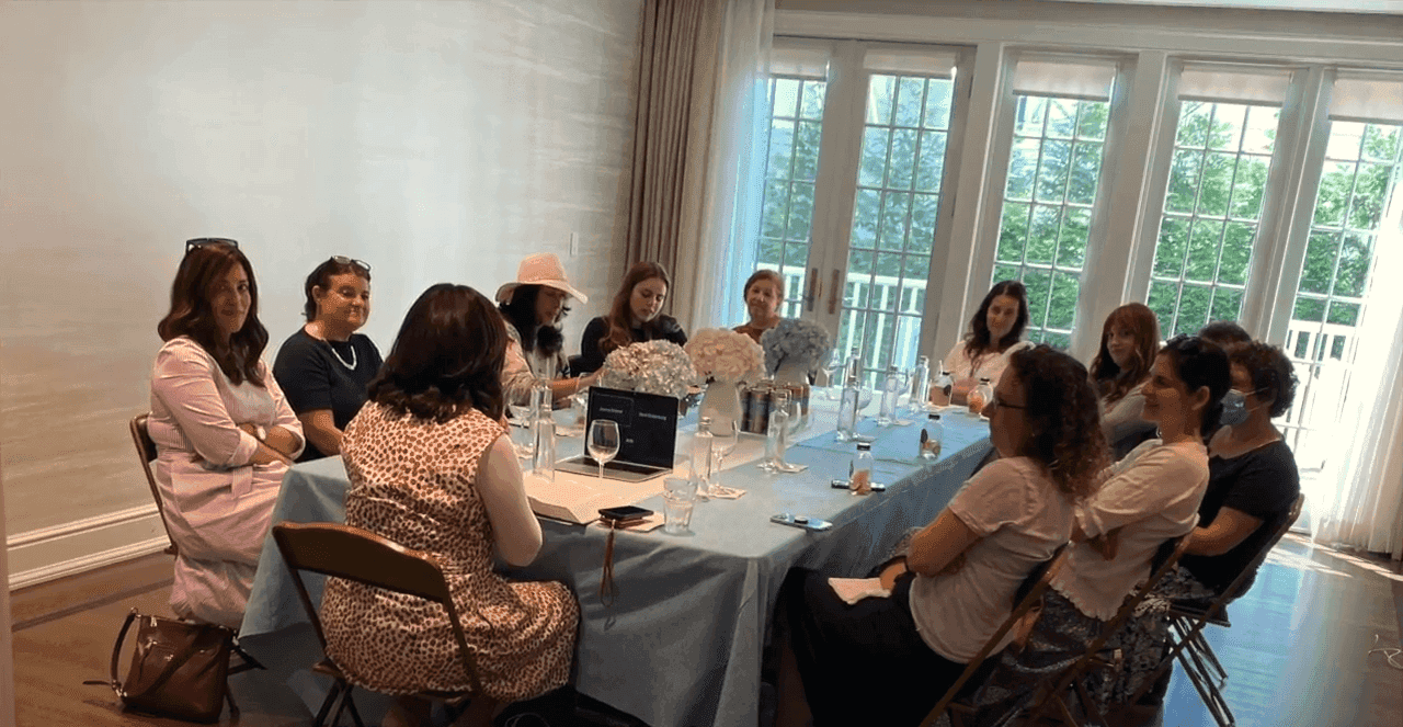 Weekly women's Jewish education class